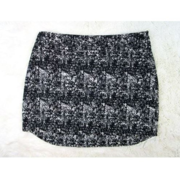 Banana Republic Dresses & Skirts - Banana Republic Women's Tweed Skirt Size 12P